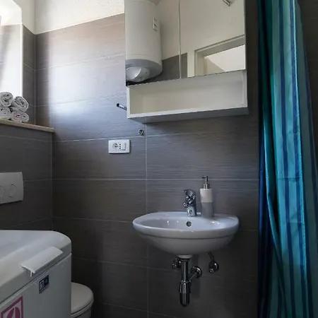 Studio Apartment Matoni Postira Exterior photo