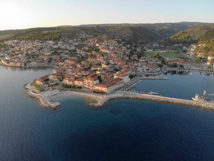 Matoni *